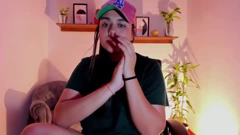 Laura online show from January 28, 2025, 2:11 am