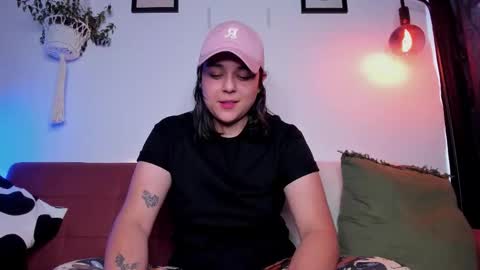 Laura online show from December 18, 2025, 8:59 pm