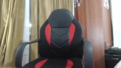 mrcock_col online show from January 19, 2025, 12:28 am