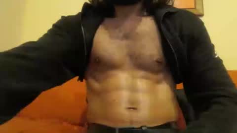 I am  online show from October 15, 2025, 8:53 pm