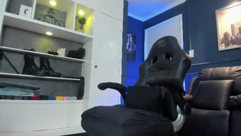 MrFrank. online show from July 28, 2026, 3:21 pm