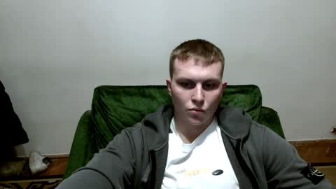 Snapshot of mrheat_ chatting on November 21, 2025, 7:12 pm Max online show from November 21, 2025, 7:12 pm