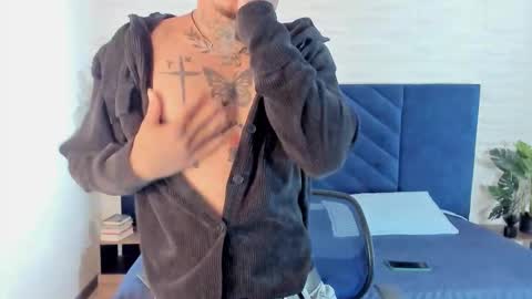 mrjustin_ online show from October 12, 2025, 9:14 pm