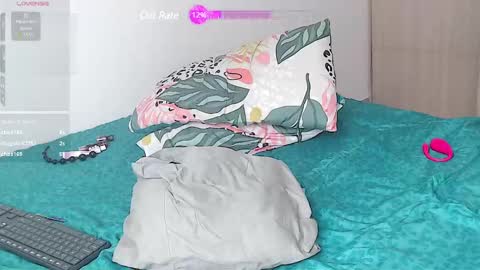 Snapshot of mrmickke chatting on March 3, 2025, 9:48 pm INDEPENDT MODEL - Twitter mrmickke online show from March 3, 2025, 9:48 pm