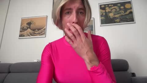 TaleOfLaura online show from October 19, 2025, 6:47 am