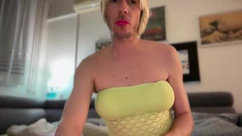 TaleOfLaura online show from February 28, 2026, 3:51 am