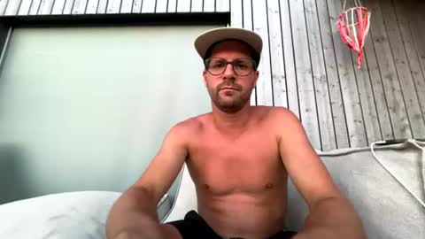Snapshot of mrnieve chatting on July 29, 2026, 6:39 pm mrnieve online show from July 29, 2026, 6:39 pm