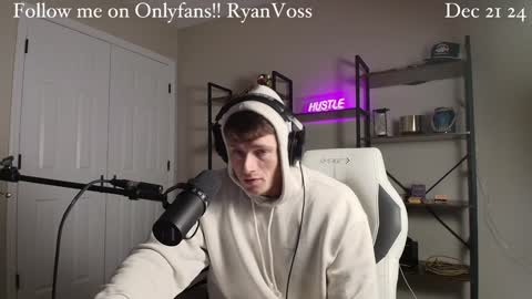 Snapshot of mrryanvoss chatting on December 22, 2024, 6:37 pm Mr Ryan Voss online show from December 22, 2024, 6:37 pm