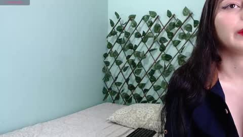 Helena Carter online show from November 17, 2025, 5:52 pm