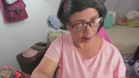 mrs_mommy online show from April 7, 2026, 6:41 pm