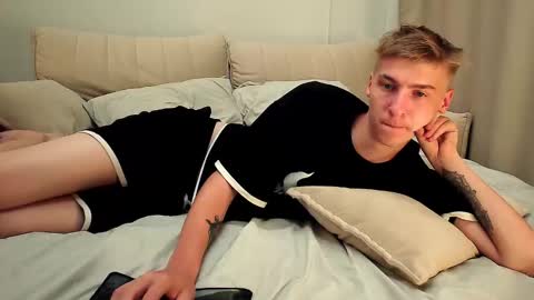 Adam online show from September 9, 2025, 11:26 pm