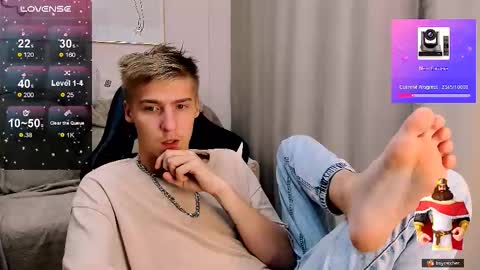 Adam online show from October 4, 2025, 7:45 pm