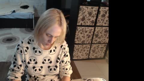 Snapshot of mrsluck chatting on April 26, 2026, 8:28 pm Sasha online show from April 26, 2026, 8:28 pm