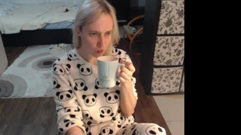 Snapshot of mrsluck chatting on June 3, 2026, 1:52 am Sasha online show from June 3, 2026, 1:52 am