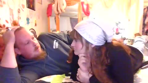 MrsLuna19 online show from December 29, 2024, 7:43 pm