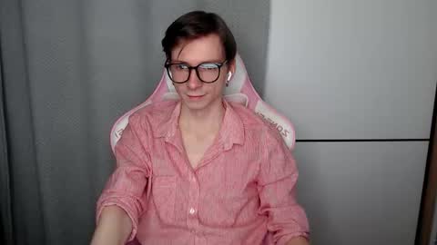 Snapshot of mrv1rginvibes chatting on December 1, 2025, 9:58 am Shy Boy online show from December 1, 2025, 9:58 am