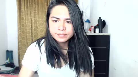 ms_el_natural online show from May 22, 2026, 6:42 am