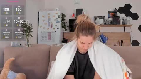 Ms ForYOU online show from October 17, 2025, 4:15 am