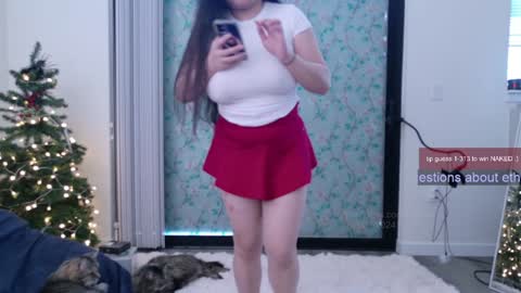 R o r i  SnapChat heyroriv2 wednesday - sunday Noon oclock mountain - 5pm mountain online show from December 21, 2024, 7:49 pm