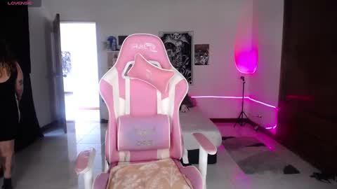 Manuela3 online show from March 13, 2026, 7:42 pm