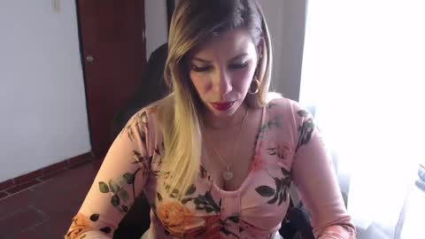 Snapshot of ms_sofiax chatting on January 24, 2025, 6:14 pm Sofia online show from January 24, 2025, 6:14 pm