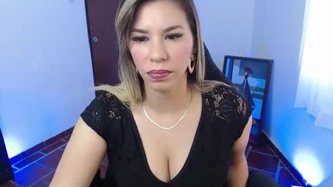 Snapshot of ms_sofiax chatting on February 5, 2025, 1:22 pm Sofia online show from February 5, 2025, 1:22 pm
