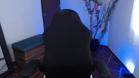 Snapshot of ms_sofiax chatting on December 16, 2025, 4:23 pm Sofia online show from December 16, 2025, 4:23 pm