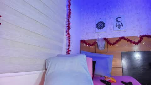 Manuela  online show from January 3, 2025, 9:04 am