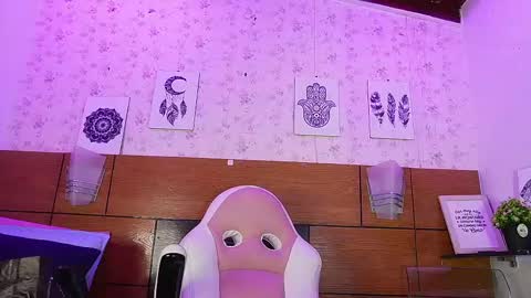 Manuela  online show from March 7, 2025, 3:19 am