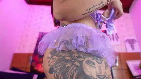 Manuela  online show from October 10, 2025, 3:27 am