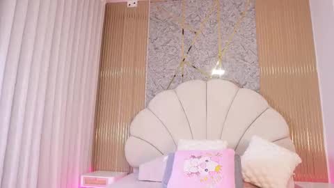 Manuela  online show from November 13, 2025, 3:16 am