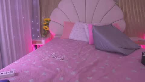 Manuela  online show from June 3, 2026, 3:09 am