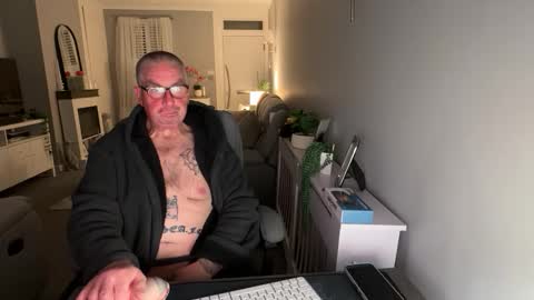 Snapshot of mtb1697 chatting on November 9, 2025, 11:36 pm mtb1697 online show from November 9, 2025, 11:36 pm