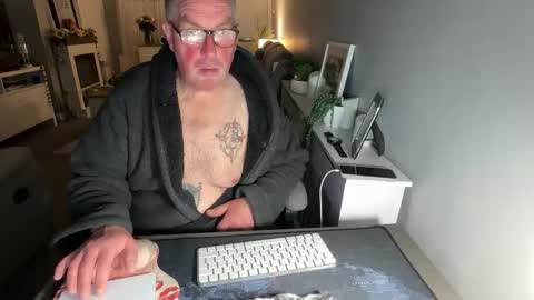 mtb1697 online show from April 17, 2026, 10:46 pm