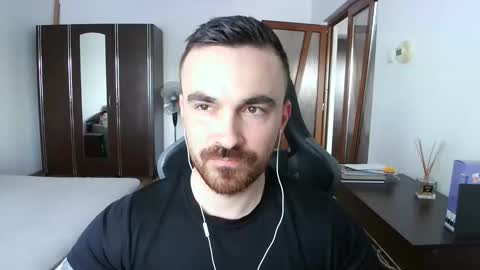 Snapshot of mu5clemania chatting on May 14, 2026, 12:23 pm Victor online show from May 14, 2026, 12:23 pm