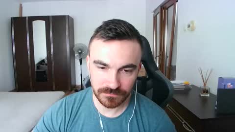 Snapshot of mu5clemania chatting on May 18, 2026, 9:26 am Victor online show from May 18, 2026, 9:26 am