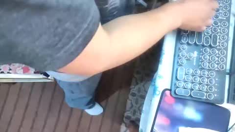 Snapshot of muchachosam chatting on November 8, 2025, 9:02 pm zenon online show from November 8, 2025, 9:02 pm