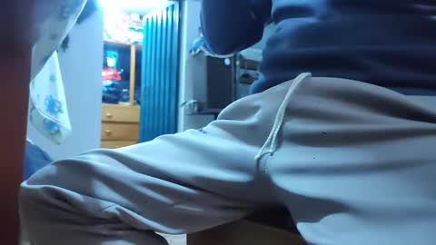 Snapshot of muchachosam chatting on December 17, 2025, 1:33 am zenon online show from December 17, 2025, 1:33 am