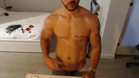 Snapshot of muchachote_ chatting on July 31, 2026, 2:33 am muchachote_ online show from July 31, 2026, 2:33 am
