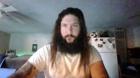 Snapshot of mudge chatting on January 4, 2025, 10:02 pm Mudge online show from January 4, 2025, 10:02 pm