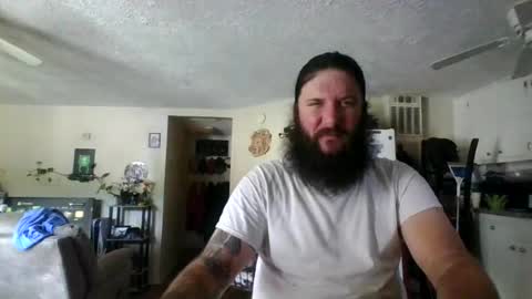 Snapshot of mudge chatting on June 25, 2026, 8:57 pm Mudge online show from June 25, 2026, 8:57 pm