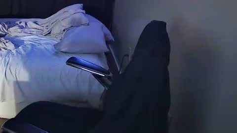 Snapshot of muffdiver718 chatting on January 28, 2025, 8:25 am Muffdiver online show from January 28, 2025, 8:25 am