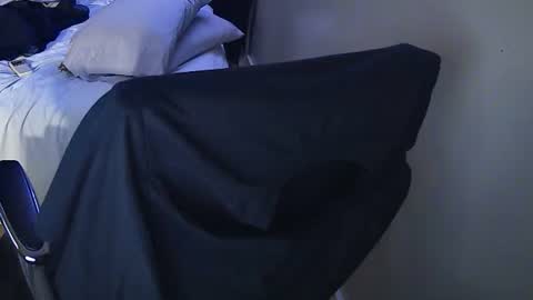 Snapshot of muffdiver718 chatting on February 5, 2025, 6:46 am Muffdiver online show from February 5, 2025, 6:46 am