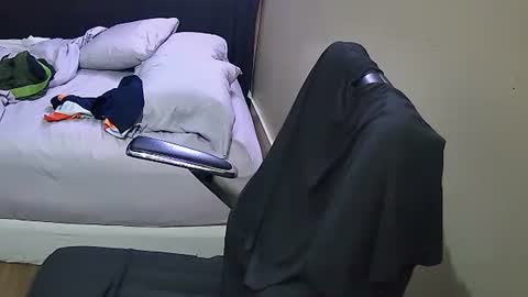 Snapshot of muffdiver718 chatting on February 17, 2025, 1:58 am Muffdiver online show from February 17, 2025, 1:58 am