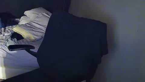 Snapshot of muffdiver718 chatting on February 21, 2025, 8:18 am Muffdiver online show from February 21, 2025, 8:18 am