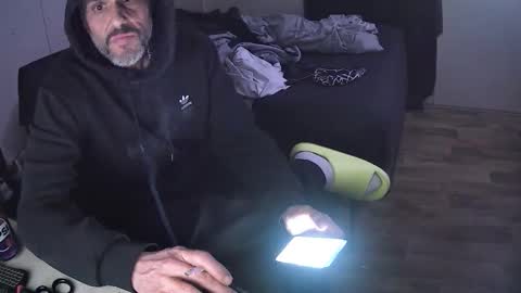 Snapshot of muffdiver718 chatting on February 18, 2026, 1:56 am Muffdiver online show from February 18, 2026, 1:56 am