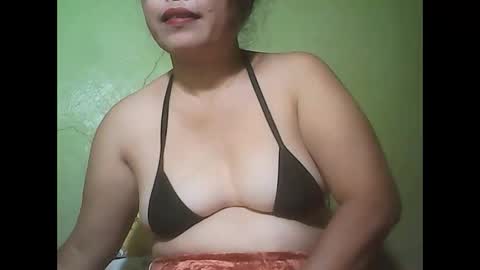 Snapshot of muffy_bunny chatting on February 15, 2025, 8:54 am muffy_bunny online show from February 15, 2025, 8:54 am