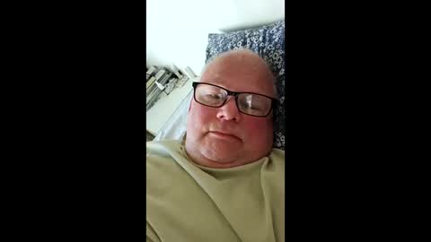 Snapshot of mullig1957 chatting on April 28, 2026, 5:18 pm mullig1957 online show from April 28, 2026, 5:18 pm