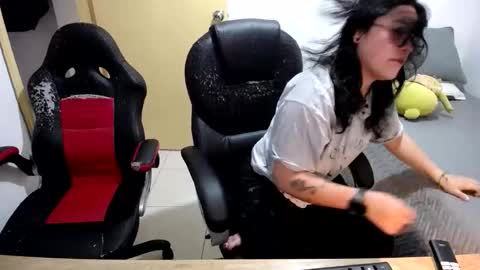 Dani and Alex online show from October 30, 2025, 10:49 am