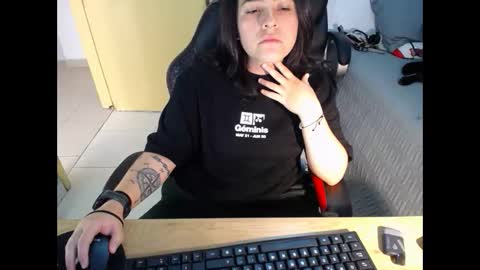 Dani and Alex online show from November 7, 2025, 12:38 pm